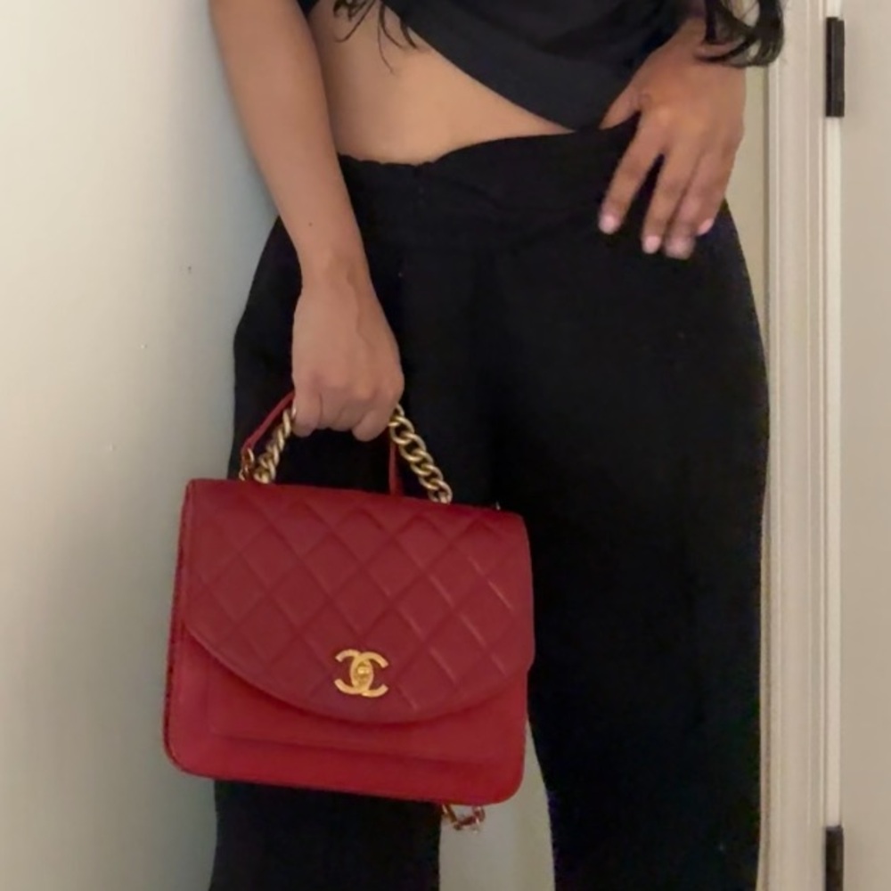 CHANEL Red Quilted Shoulder Bag with Gold Chain